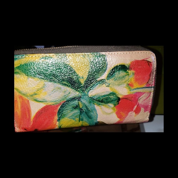 Patricia Nash purse and wallet set - Picture 5 of 6